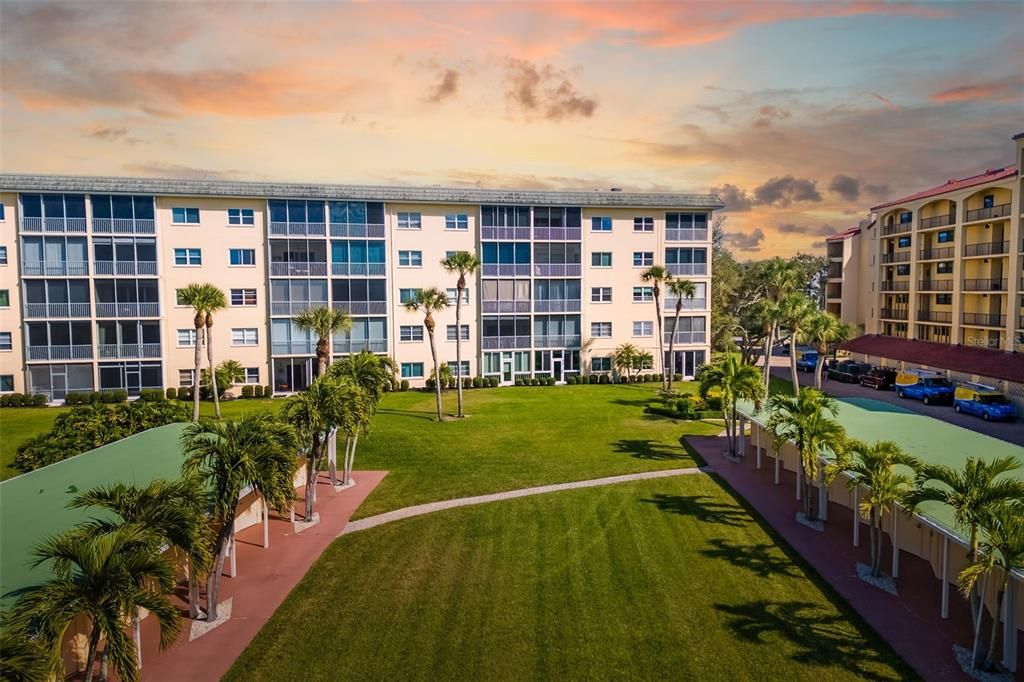 На продажу: $849,000 (2 спален, 2 ванн, 1267 Квадратных фут)