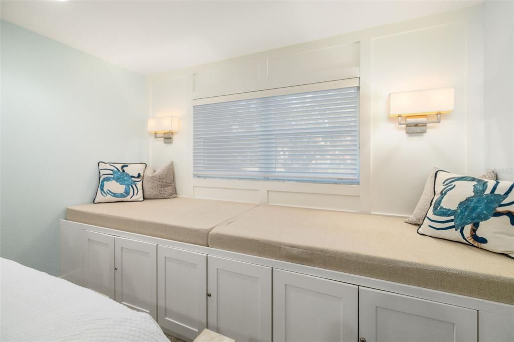 На продажу: $849,000 (2 спален, 2 ванн, 1267 Квадратных фут)