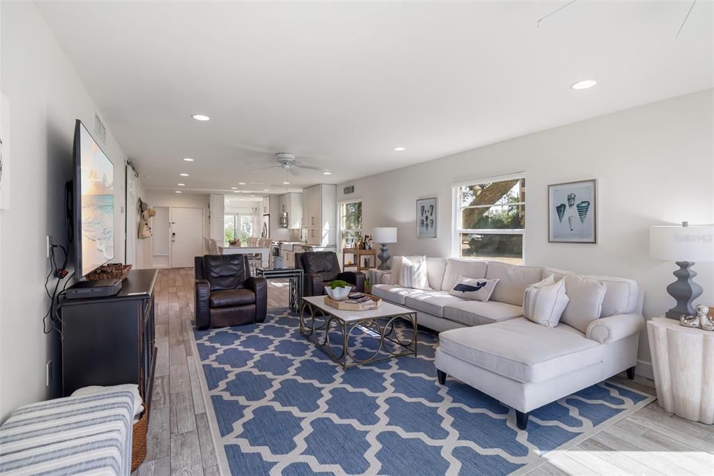 На продажу: $849,000 (2 спален, 2 ванн, 1267 Квадратных фут)