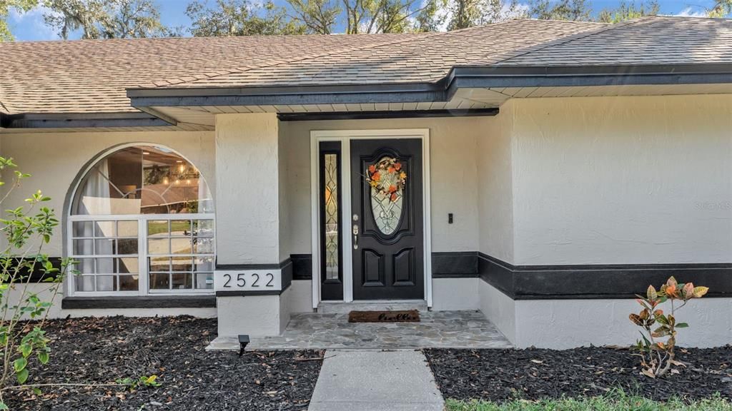 合同活跃: $440,000 (4 贝兹, 2 浴室, 2384 平方英尺)