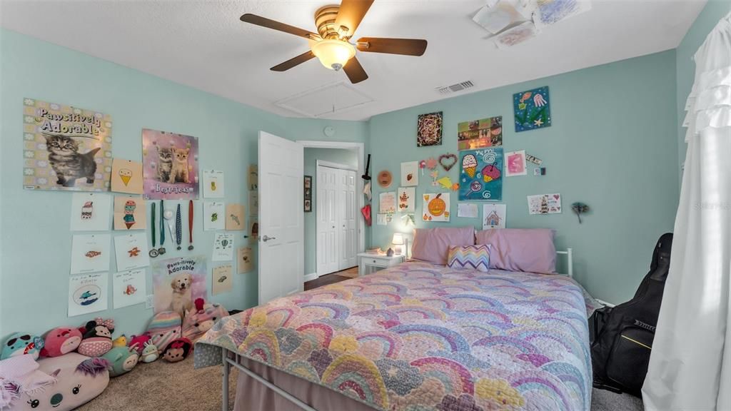 合同活跃: $440,000 (4 贝兹, 2 浴室, 2384 平方英尺)