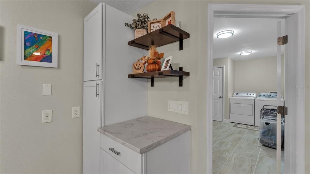 合同活跃: $440,000 (4 贝兹, 2 浴室, 2384 平方英尺)