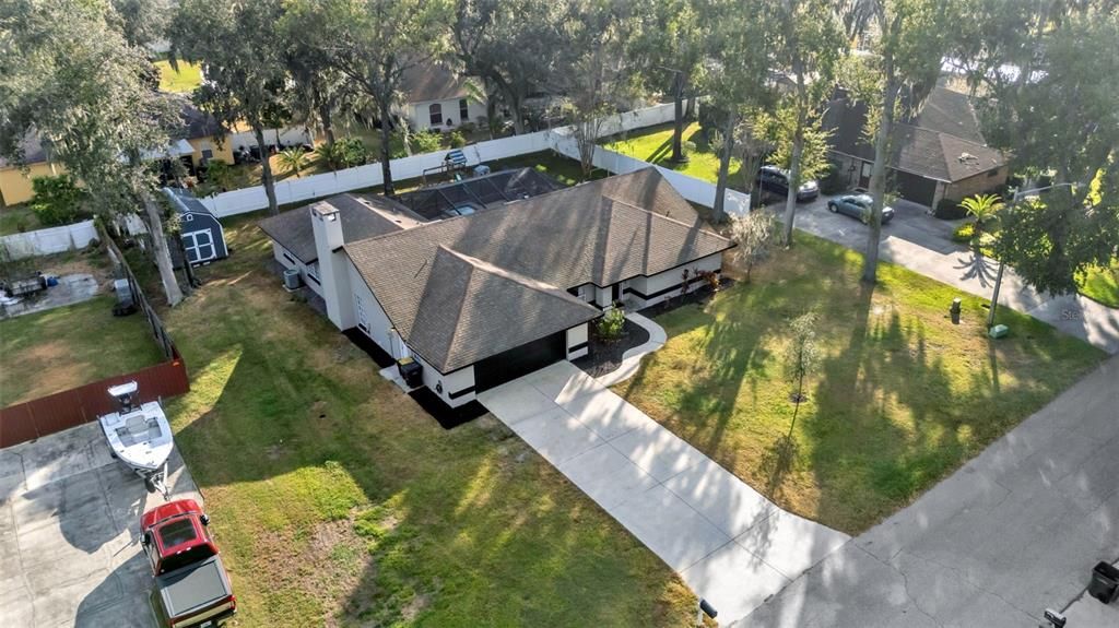 合同活跃: $440,000 (4 贝兹, 2 浴室, 2384 平方英尺)