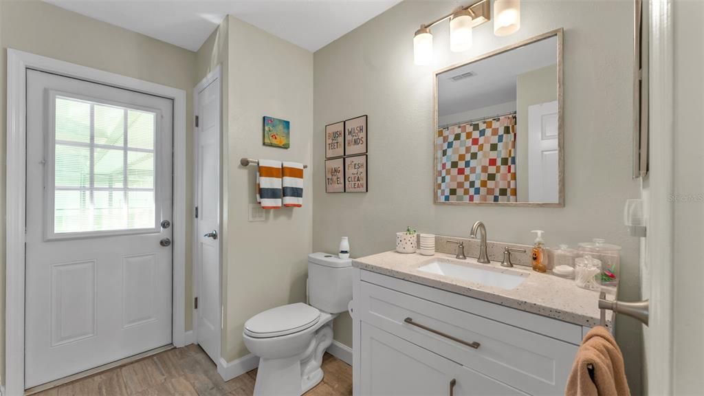 合同活跃: $440,000 (4 贝兹, 2 浴室, 2384 平方英尺)