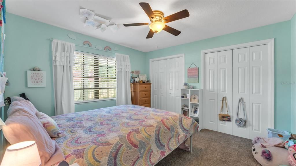 合同活跃: $440,000 (4 贝兹, 2 浴室, 2384 平方英尺)