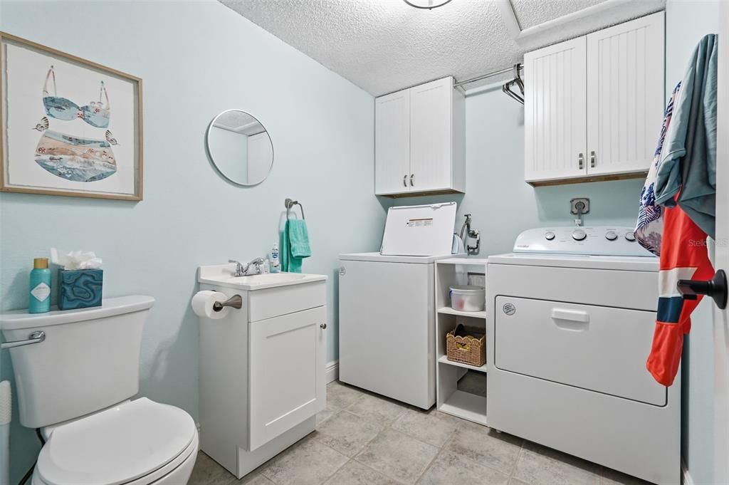 For Sale: $425,000 (2 beds, 2 baths, 1752 Square Feet)