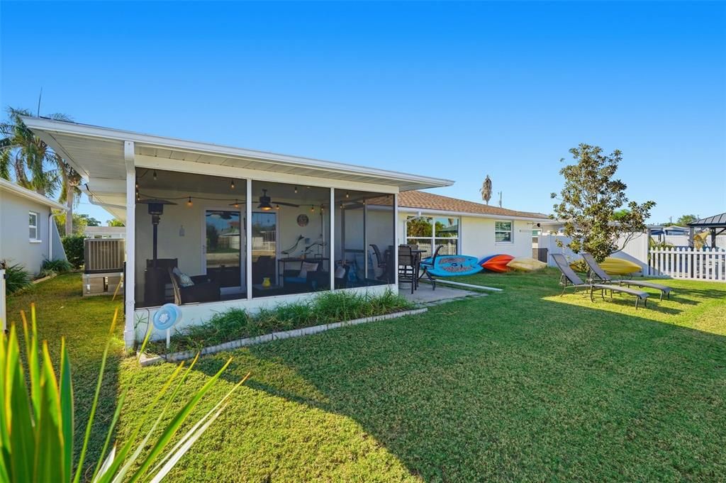 For Sale: $425,000 (2 beds, 2 baths, 1752 Square Feet)