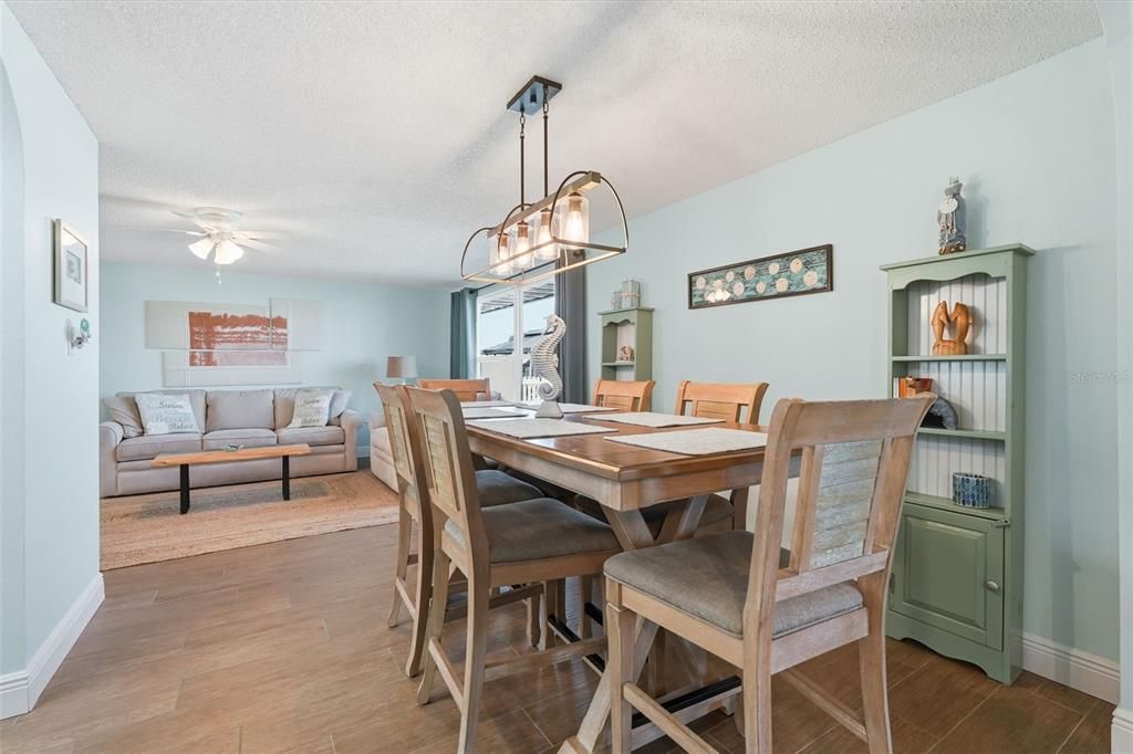 For Sale: $425,000 (2 beds, 2 baths, 1752 Square Feet)