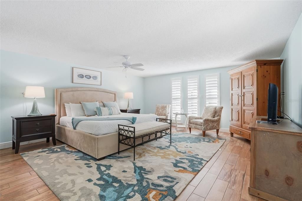 For Sale: $425,000 (2 beds, 2 baths, 1752 Square Feet)