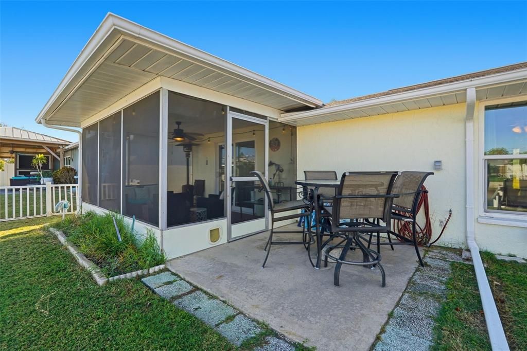 For Sale: $425,000 (2 beds, 2 baths, 1752 Square Feet)