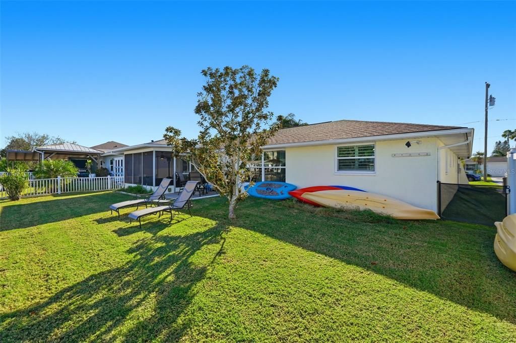 For Sale: $425,000 (2 beds, 2 baths, 1752 Square Feet)