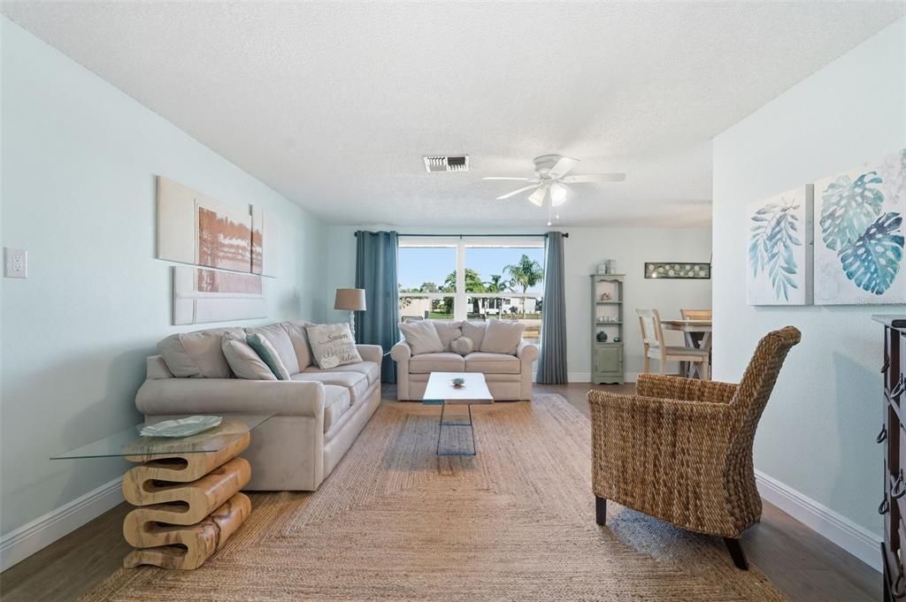 For Sale: $425,000 (2 beds, 2 baths, 1752 Square Feet)