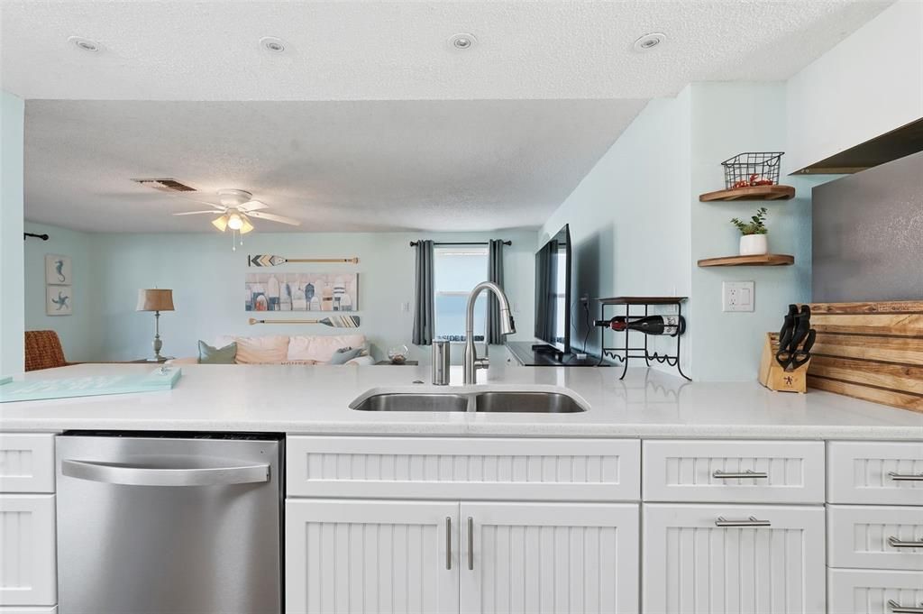 For Sale: $425,000 (2 beds, 2 baths, 1752 Square Feet)