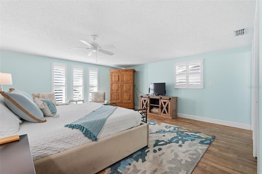 For Sale: $425,000 (2 beds, 2 baths, 1752 Square Feet)