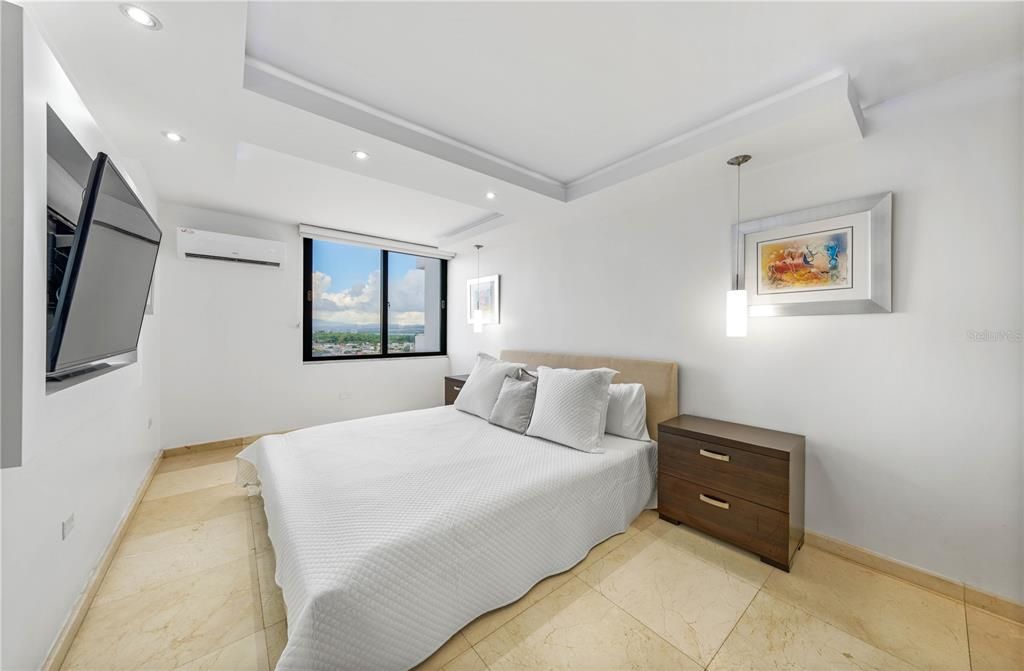 待售: $875,000 (2 贝兹, 2 浴室, 1356.56 平方英尺)