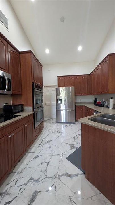 В аренду: $2,100 (3 спален, 2 ванн, 1752 Квадратных фут)