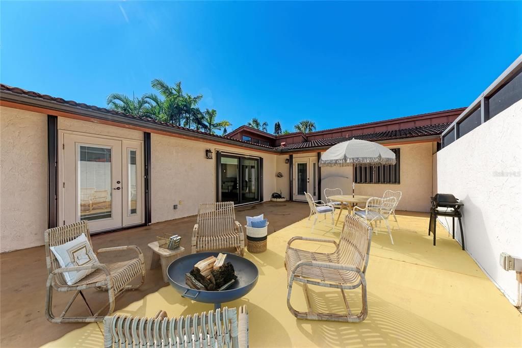 For Sale: $537,900 (3 beds, 2 baths, 2099 Square Feet)