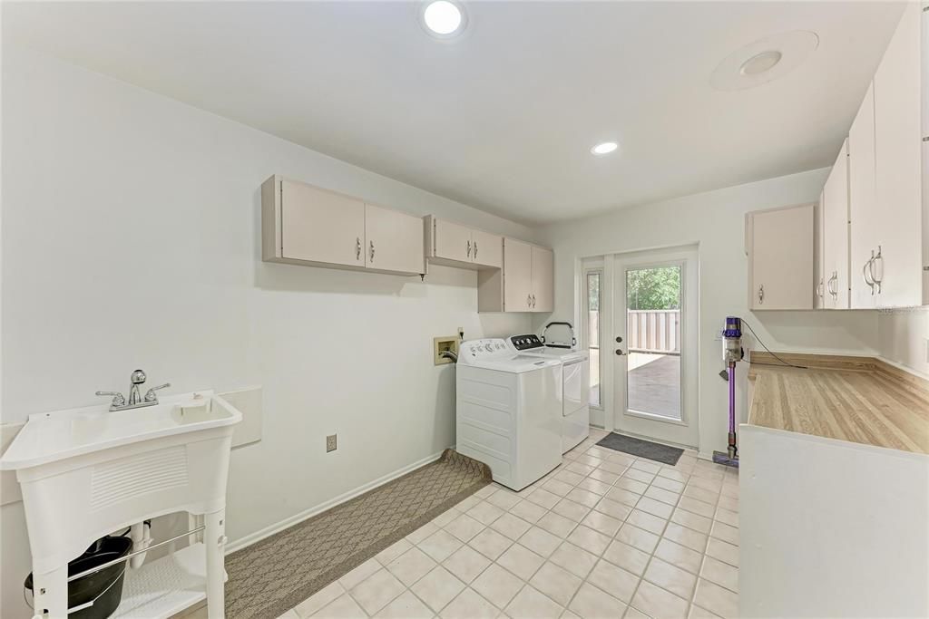 For Sale: $537,900 (3 beds, 2 baths, 2099 Square Feet)