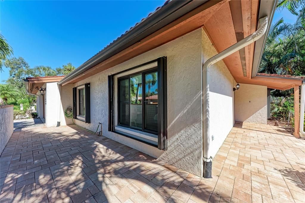 For Sale: $537,900 (3 beds, 2 baths, 2099 Square Feet)