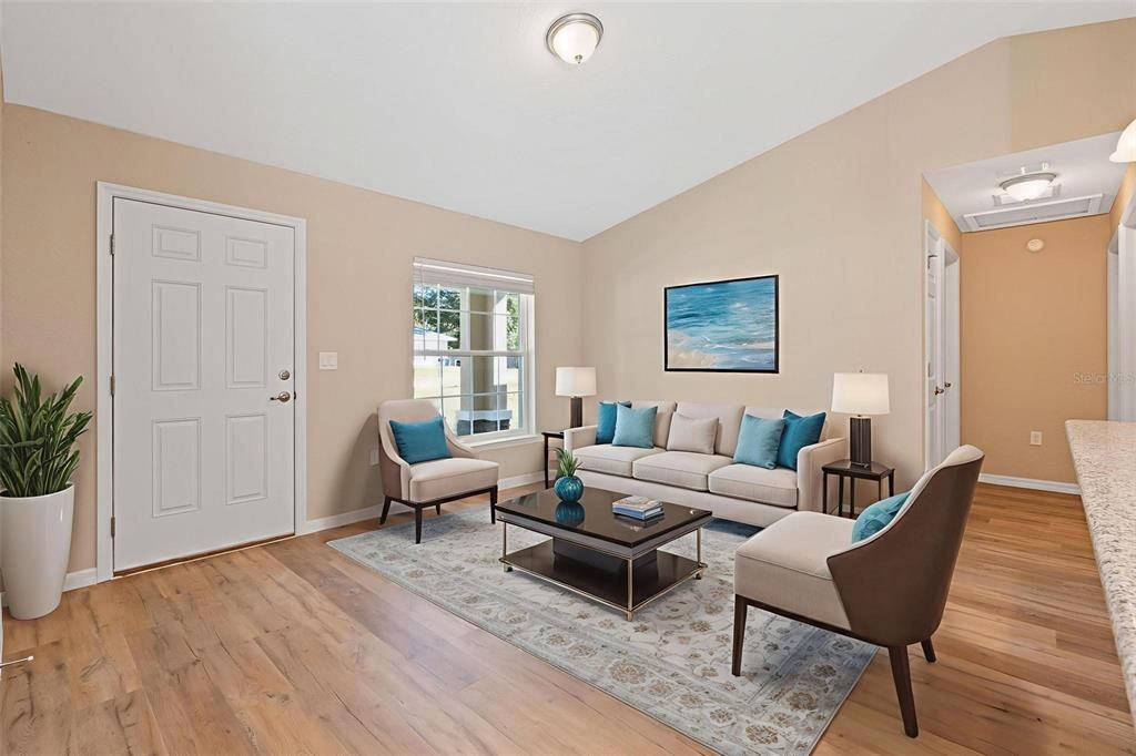 合同活跃: $224,900 (3 贝兹, 2 浴室, 1121 平方英尺)