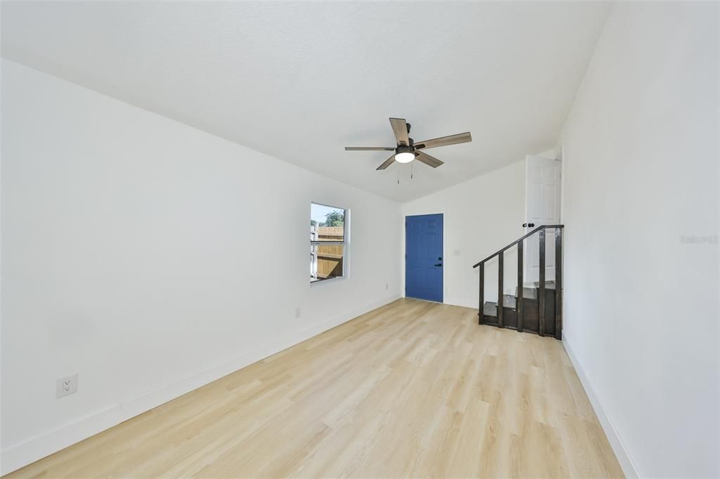 Active With Contract: $249,900 (3 beds, 1 baths, 936 Square Feet)