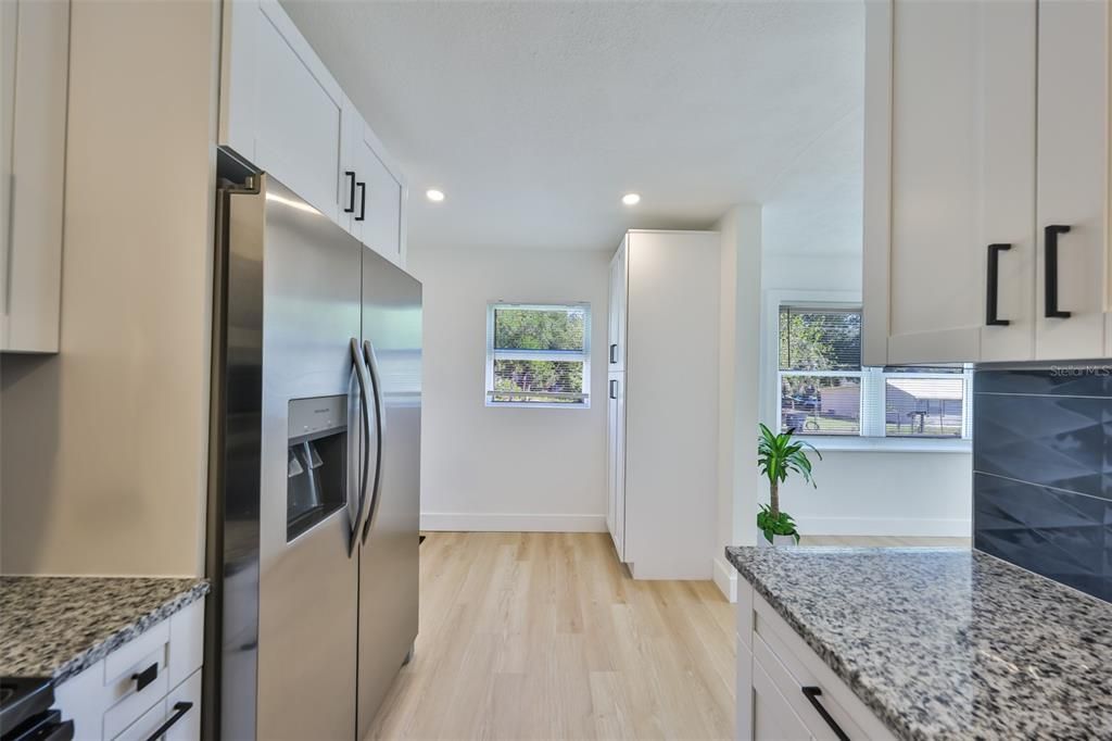 Active With Contract: $249,900 (3 beds, 1 baths, 936 Square Feet)