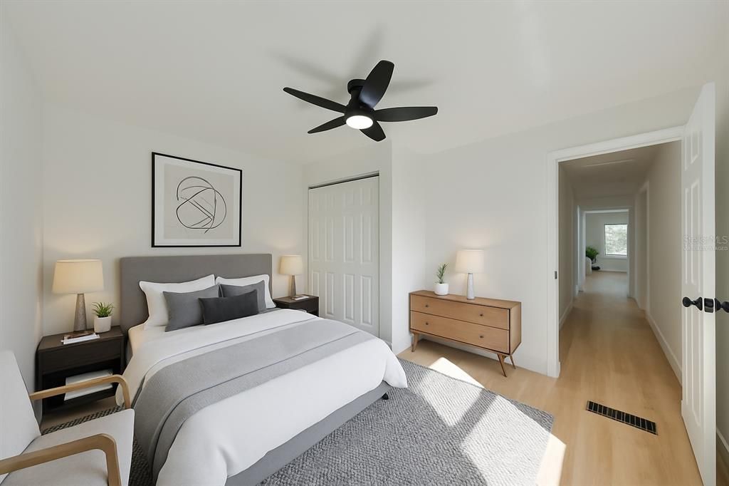 Active With Contract: $249,900 (3 beds, 1 baths, 936 Square Feet)