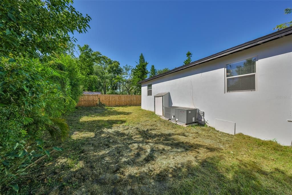 Active With Contract: $249,900 (3 beds, 1 baths, 936 Square Feet)