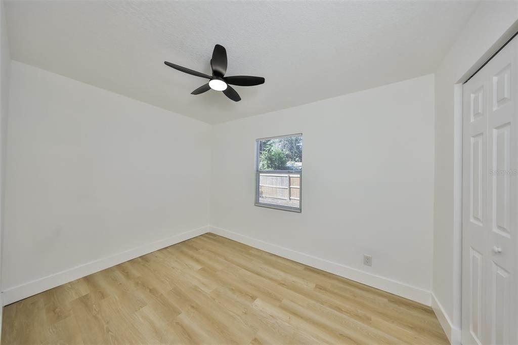 Active With Contract: $249,900 (3 beds, 1 baths, 936 Square Feet)