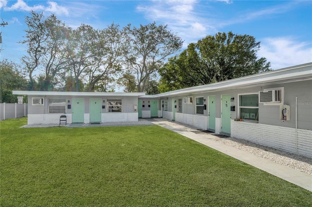 出租: $1,195 (0 贝兹, 1 浴室, 5653 平方英尺)