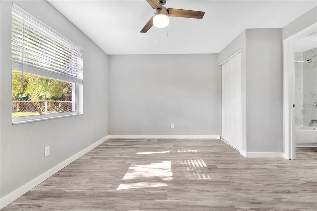 出租: $1,195 (0 贝兹, 1 浴室, 5653 平方英尺)