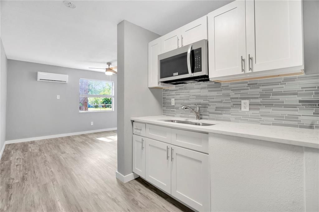 出租: $1,195 (0 贝兹, 1 浴室, 5653 平方英尺)