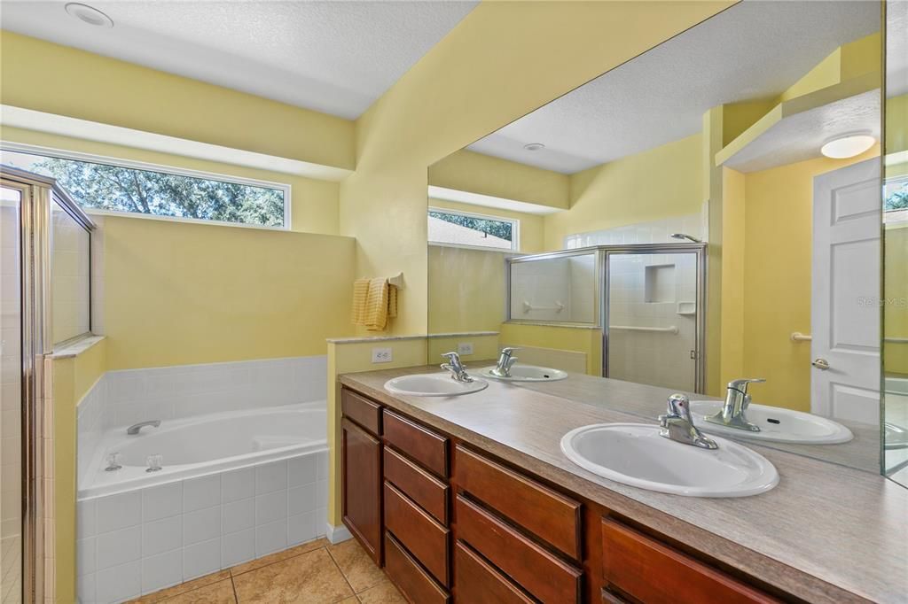 For Sale: $489,000 (3 beds, 2 baths, 2222 Square Feet)