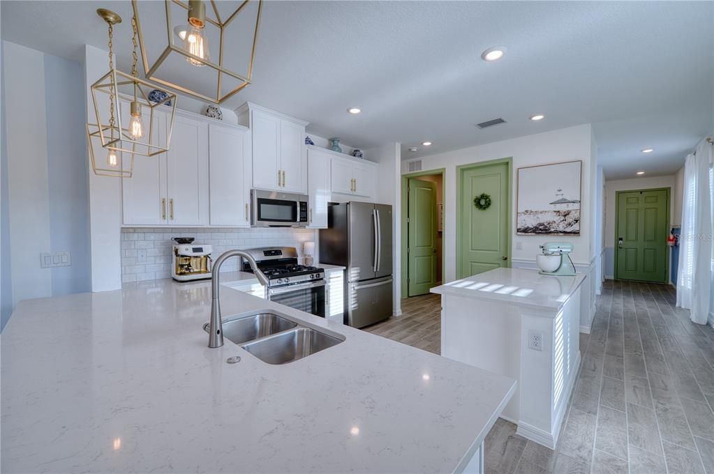 待售: $625,000 (4 贝兹, 2 浴室, 1783 平方英尺)