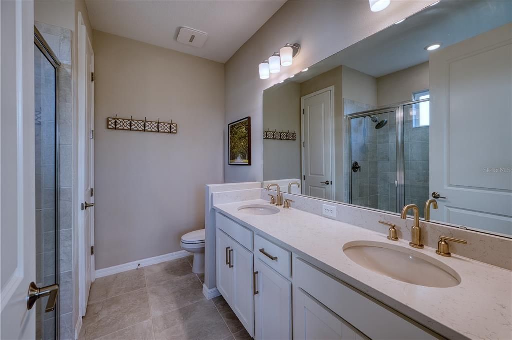 待售: $625,000 (4 贝兹, 2 浴室, 1783 平方英尺)