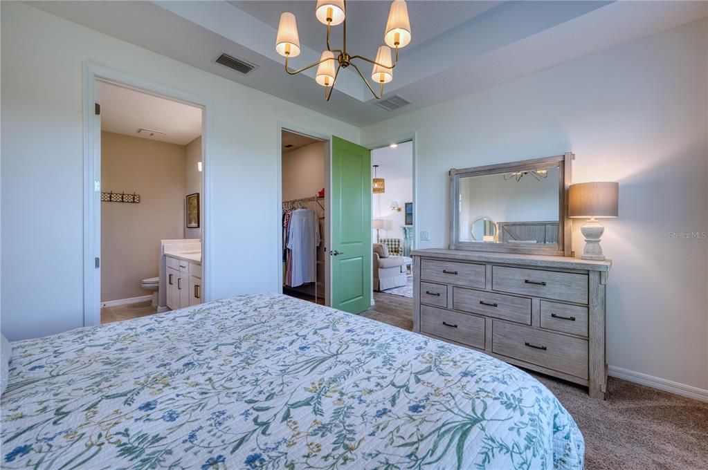 待售: $625,000 (4 贝兹, 2 浴室, 1783 平方英尺)