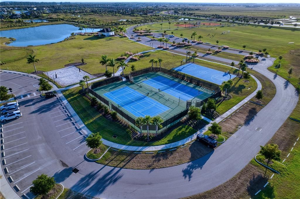 待售: $625,000 (4 贝兹, 2 浴室, 1783 平方英尺)