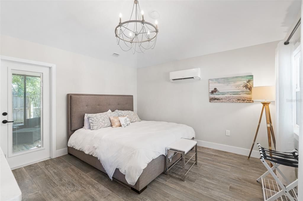 Activo con contrato: $1,595,000 (5 camas, 3 baños, 2484 Pies cuadrados)