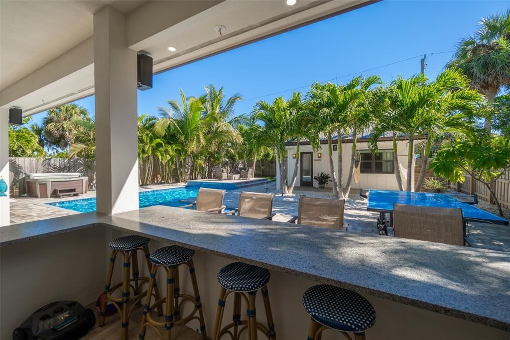 Activo con contrato: $1,595,000 (5 camas, 3 baños, 2484 Pies cuadrados)