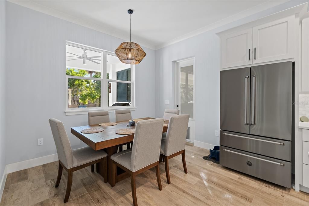 Activo con contrato: $1,595,000 (5 camas, 3 baños, 2484 Pies cuadrados)