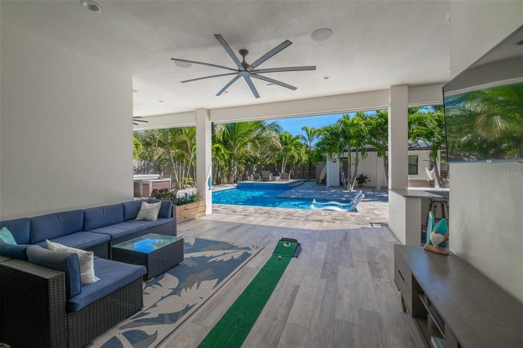 Activo con contrato: $1,595,000 (5 camas, 3 baños, 2484 Pies cuadrados)