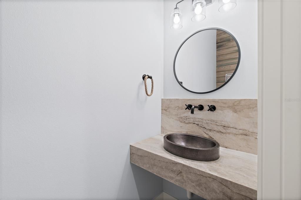 Activo con contrato: $1,595,000 (5 camas, 3 baños, 2484 Pies cuadrados)