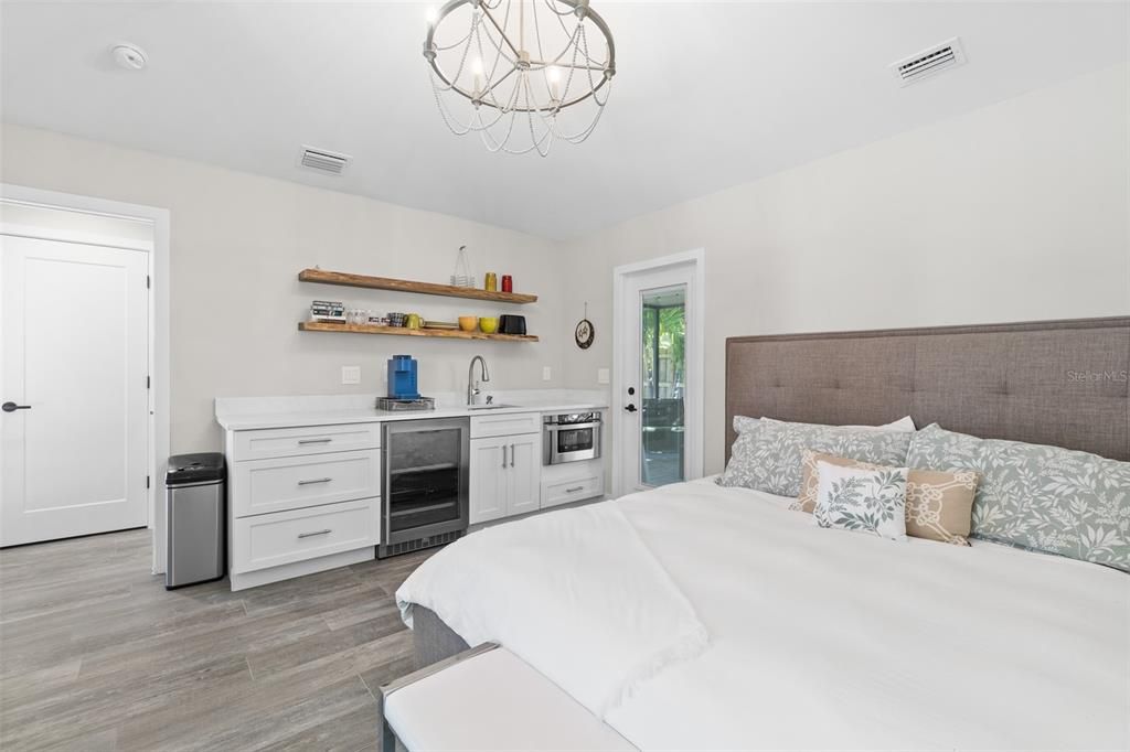 Activo con contrato: $1,595,000 (5 camas, 3 baños, 2484 Pies cuadrados)