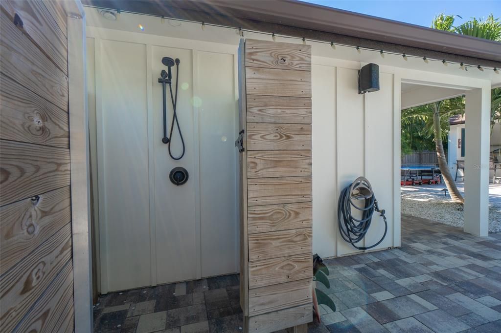 Activo con contrato: $1,595,000 (5 camas, 3 baños, 2484 Pies cuadrados)