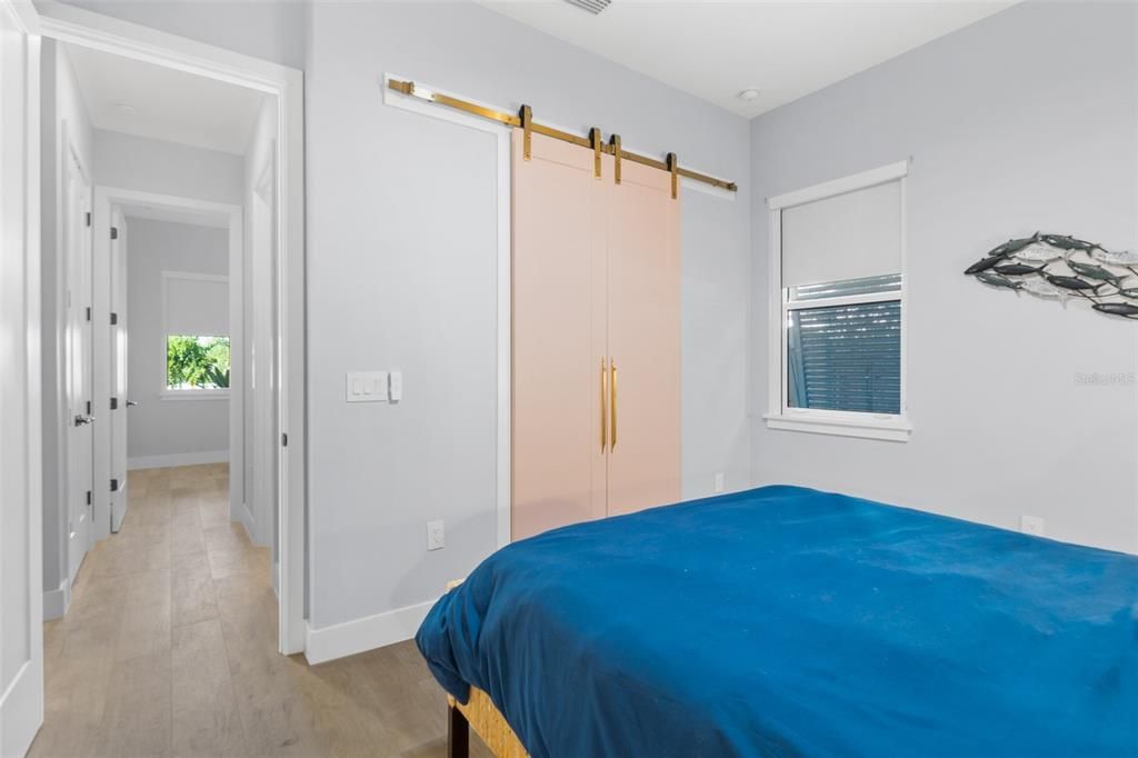 Activo con contrato: $1,595,000 (5 camas, 3 baños, 2484 Pies cuadrados)