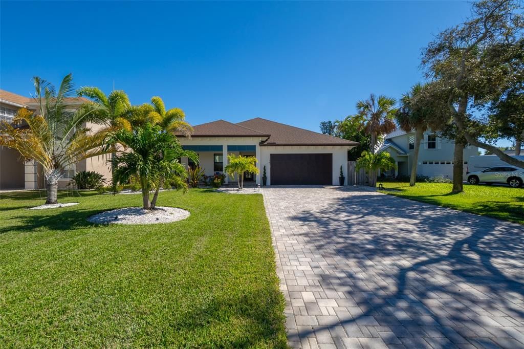 Activo con contrato: $1,595,000 (5 camas, 3 baños, 2484 Pies cuadrados)