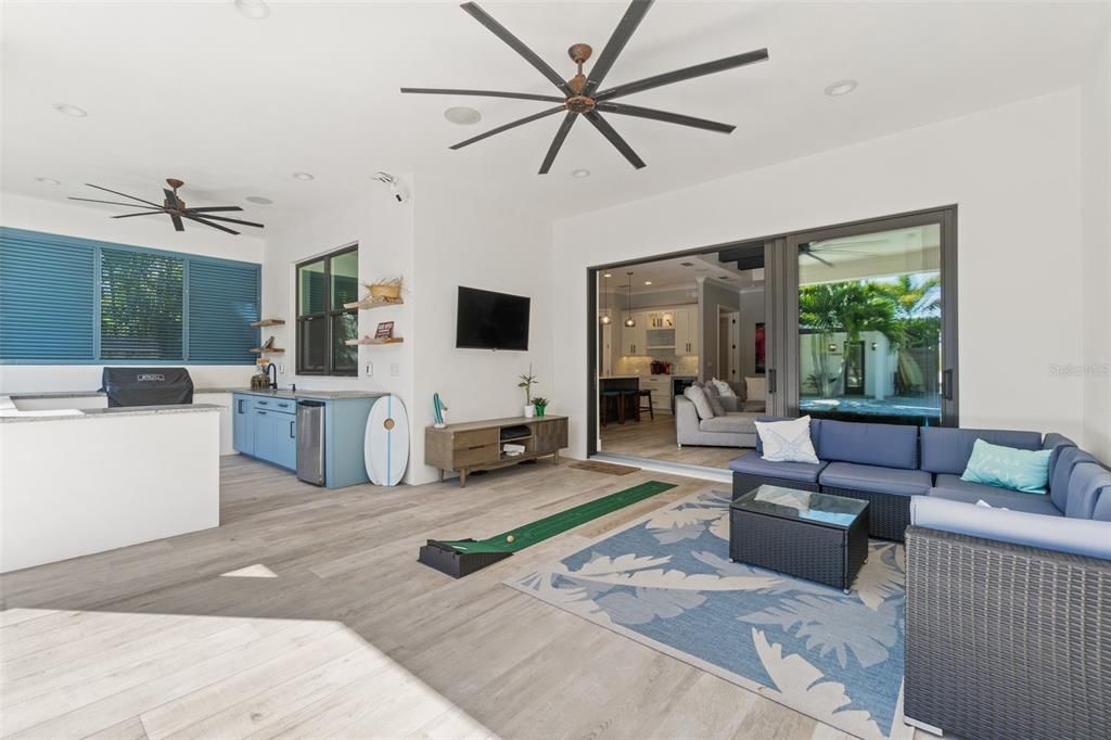 Activo con contrato: $1,595,000 (5 camas, 3 baños, 2484 Pies cuadrados)