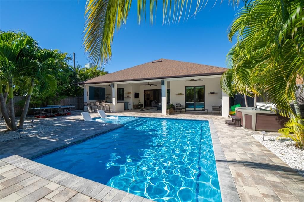 Activo con contrato: $1,595,000 (5 camas, 3 baños, 2484 Pies cuadrados)