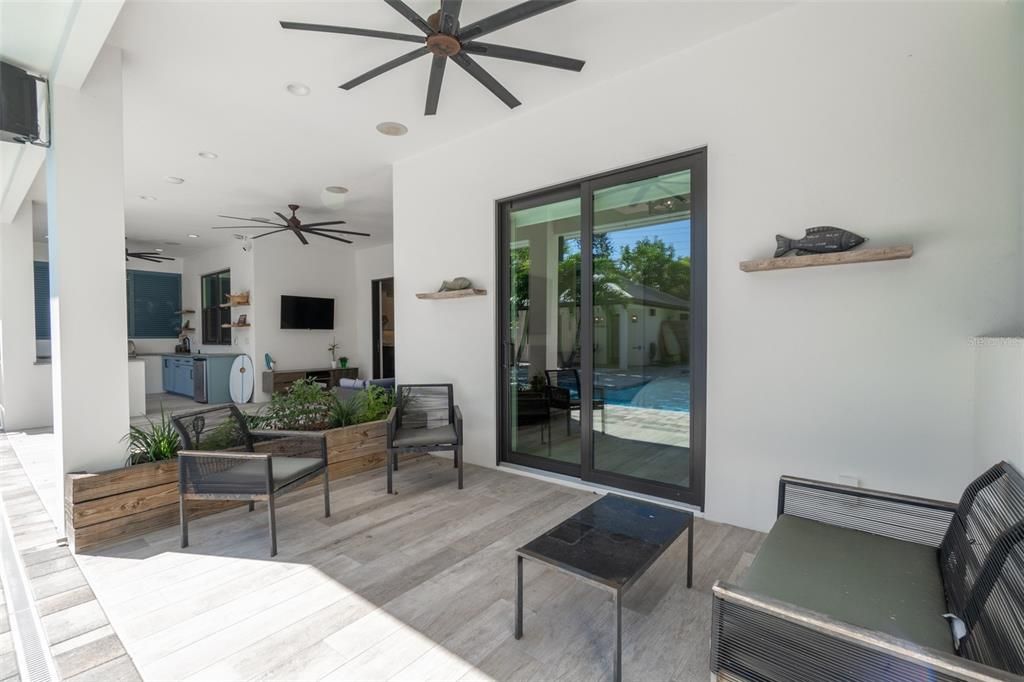 Activo con contrato: $1,595,000 (5 camas, 3 baños, 2484 Pies cuadrados)