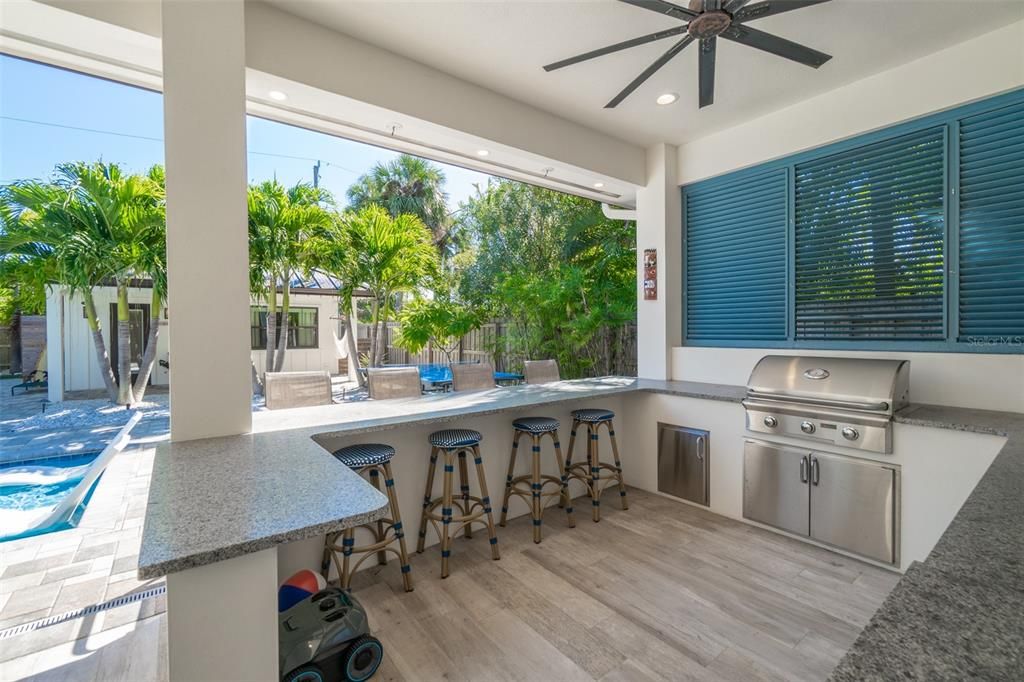 Activo con contrato: $1,595,000 (5 camas, 3 baños, 2484 Pies cuadrados)